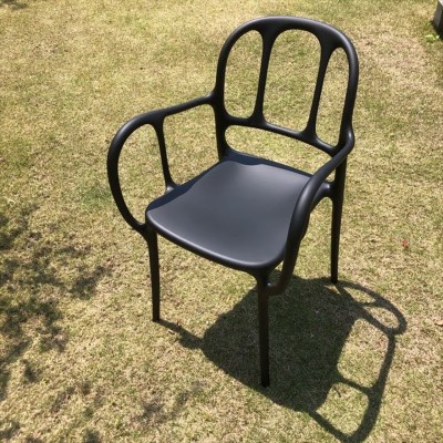 黒い椅子 | 岩国市で家具ならイロハーブショップ