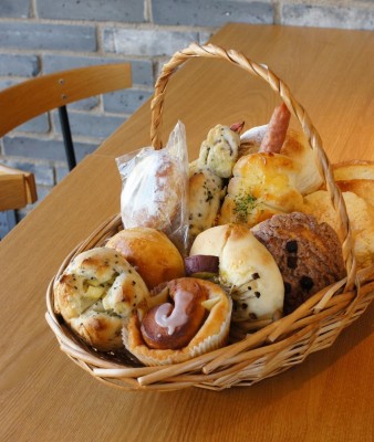 菓子パンと総菜パン ココロンド  / 岩国でパンを買うならココロンドへ